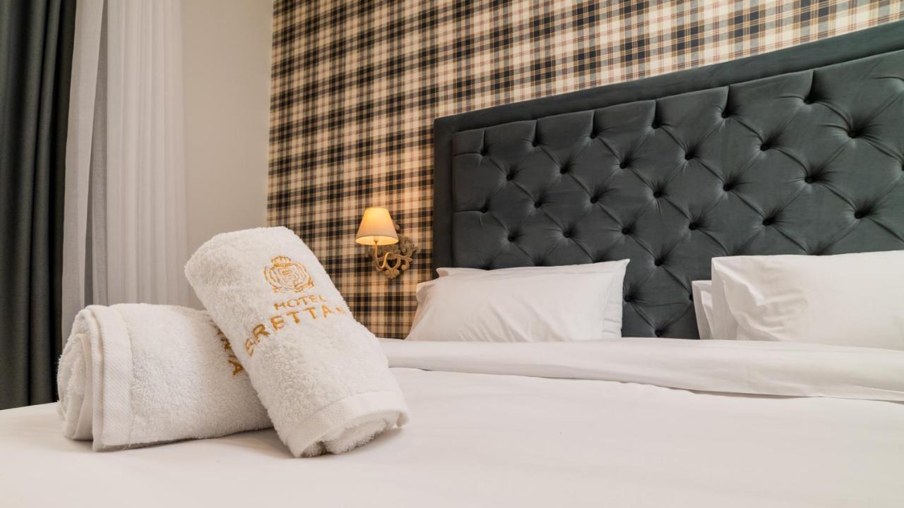Brettania Hotel Ioannina Buitenkant foto