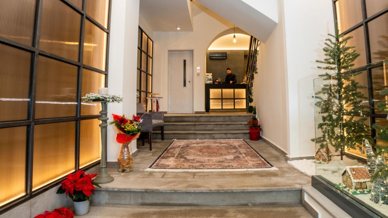 Brettania Hotel Ioannina Buitenkant foto