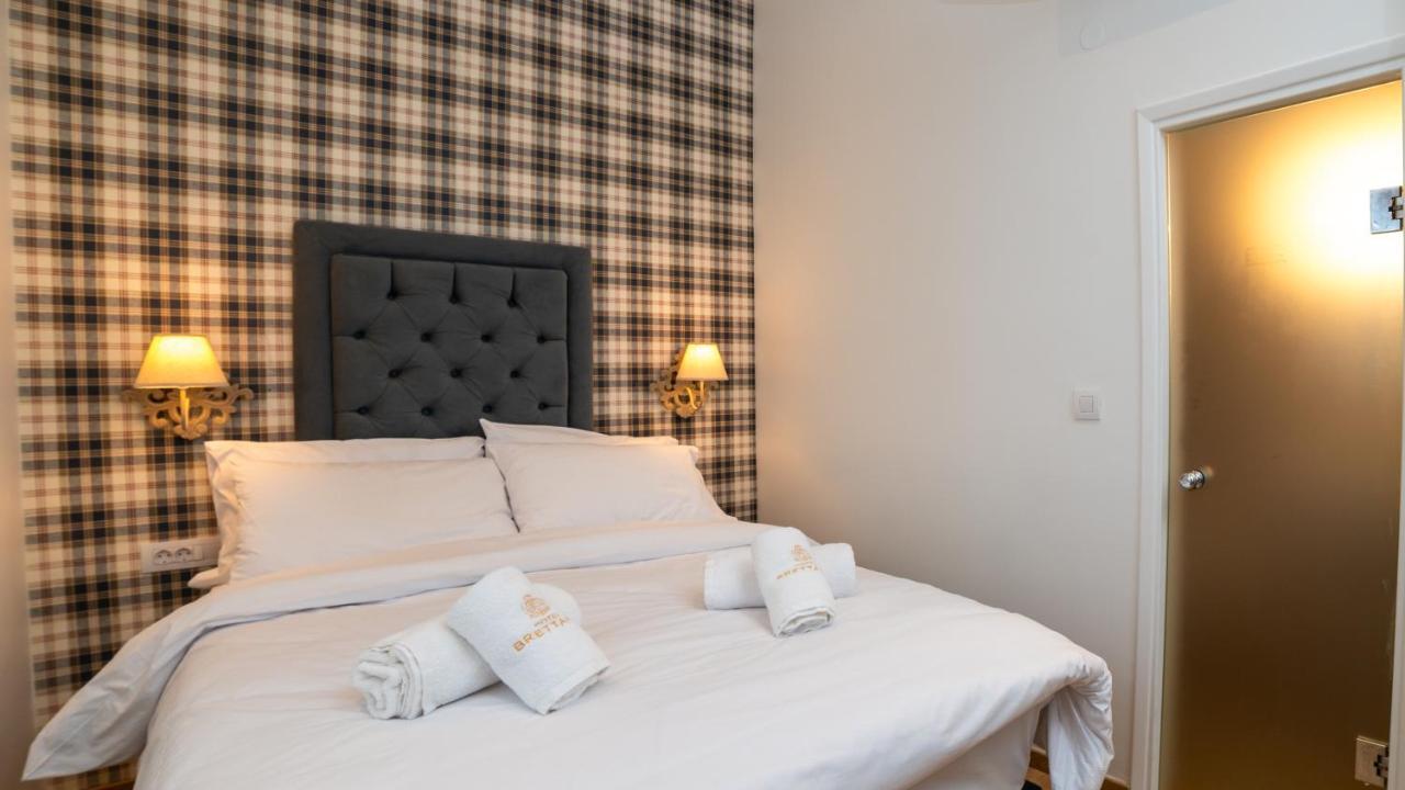 Brettania Hotel Ioannina Buitenkant foto